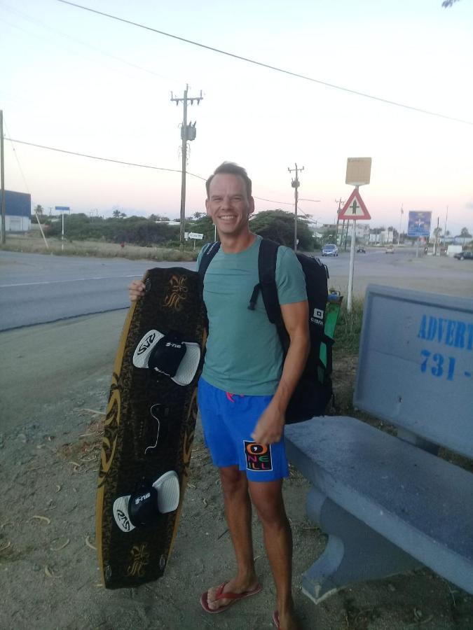 Appartamento Aruba Backpackers Oranjestad Esterno foto