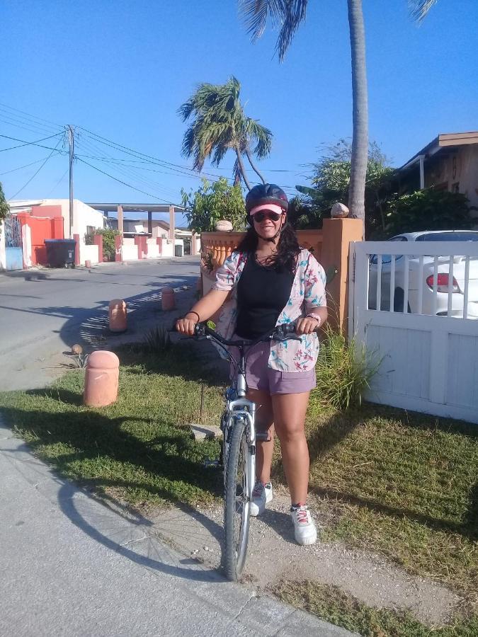 Appartamento Aruba Backpackers Oranjestad Esterno foto