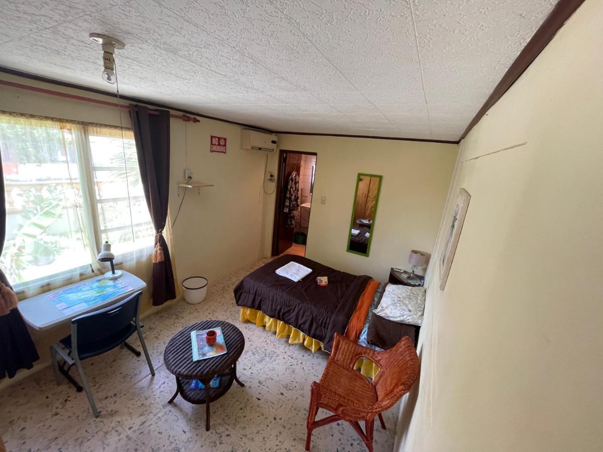 Appartamento Aruba Backpackers Oranjestad Esterno foto