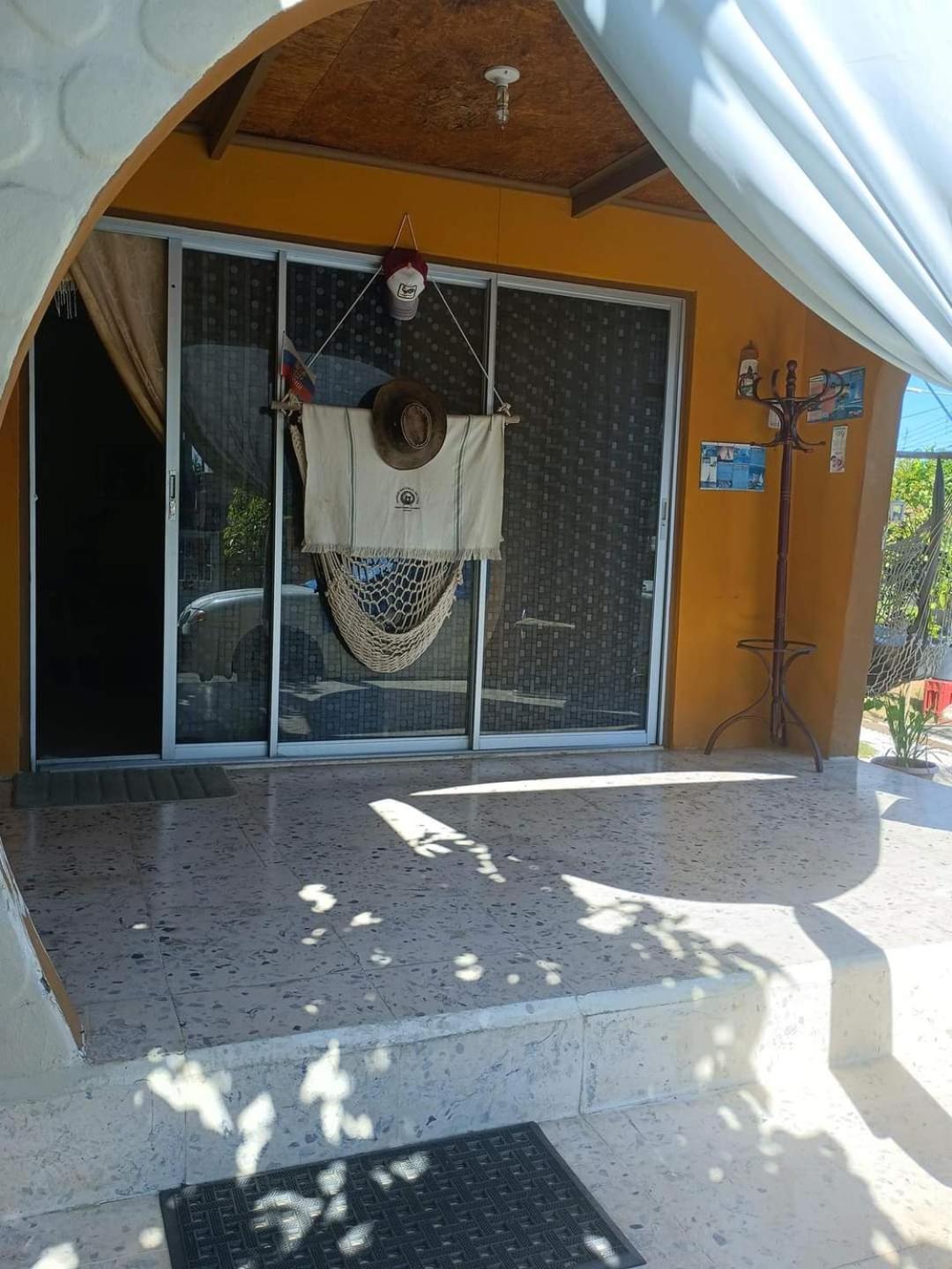 Appartamento Aruba Backpackers Oranjestad Esterno foto